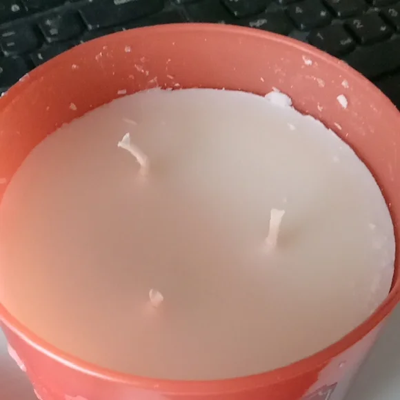 White Barn Sunny Coconut Candle - Coral Pink Jar - Picture 2 of 3